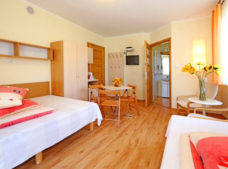 Villa SOLARIS Pok&oacute;j 3-osobowy duży na piętrze?v=1.0